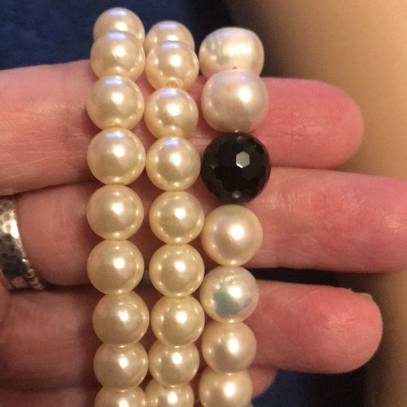 Three band Pearl bracelet. - Picture 3 of 3
